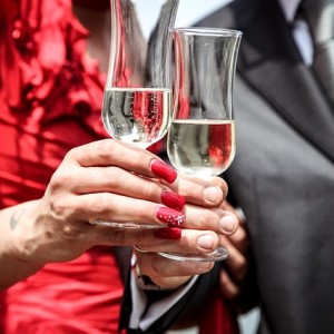お見合いをしている男性と女性