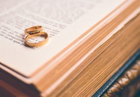 結婚指輪と本