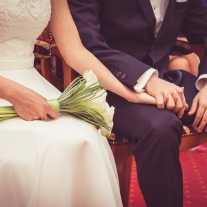 婚活に成功した女性と男性