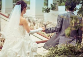 結婚相手を見つけた男女